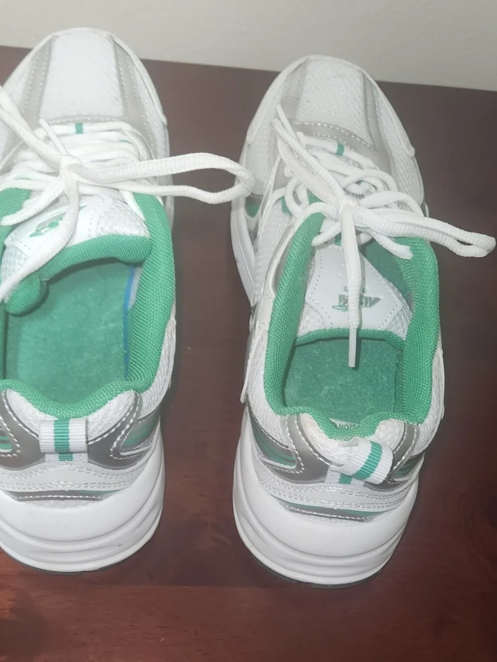 Avia Women's White & Mint Athletic 5000 Sneakers Size 8